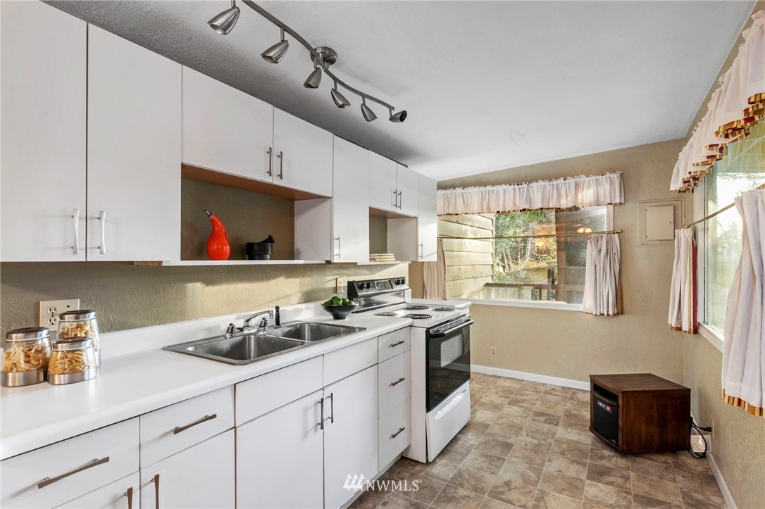 1319 Darling Road Northwest Bremerton, WA 98311 - Photo 32 of 34 Gallery Image 32