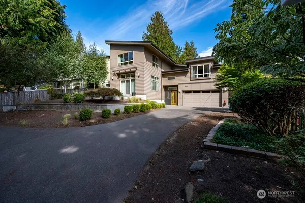 $5,775 | 10644 Bartlett Avenue Northeast, Seattle, WA 98125