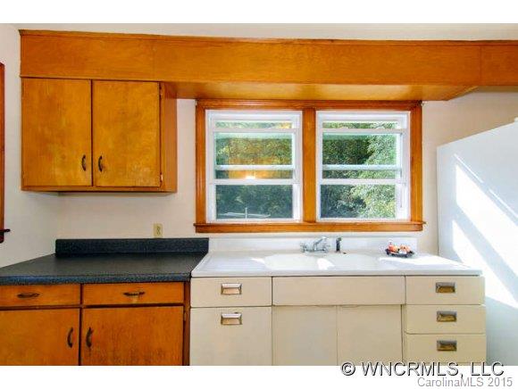 255 Edgewood Road South Asheville, NC 28803 - Photo 9 of 22 Gallery Image 9