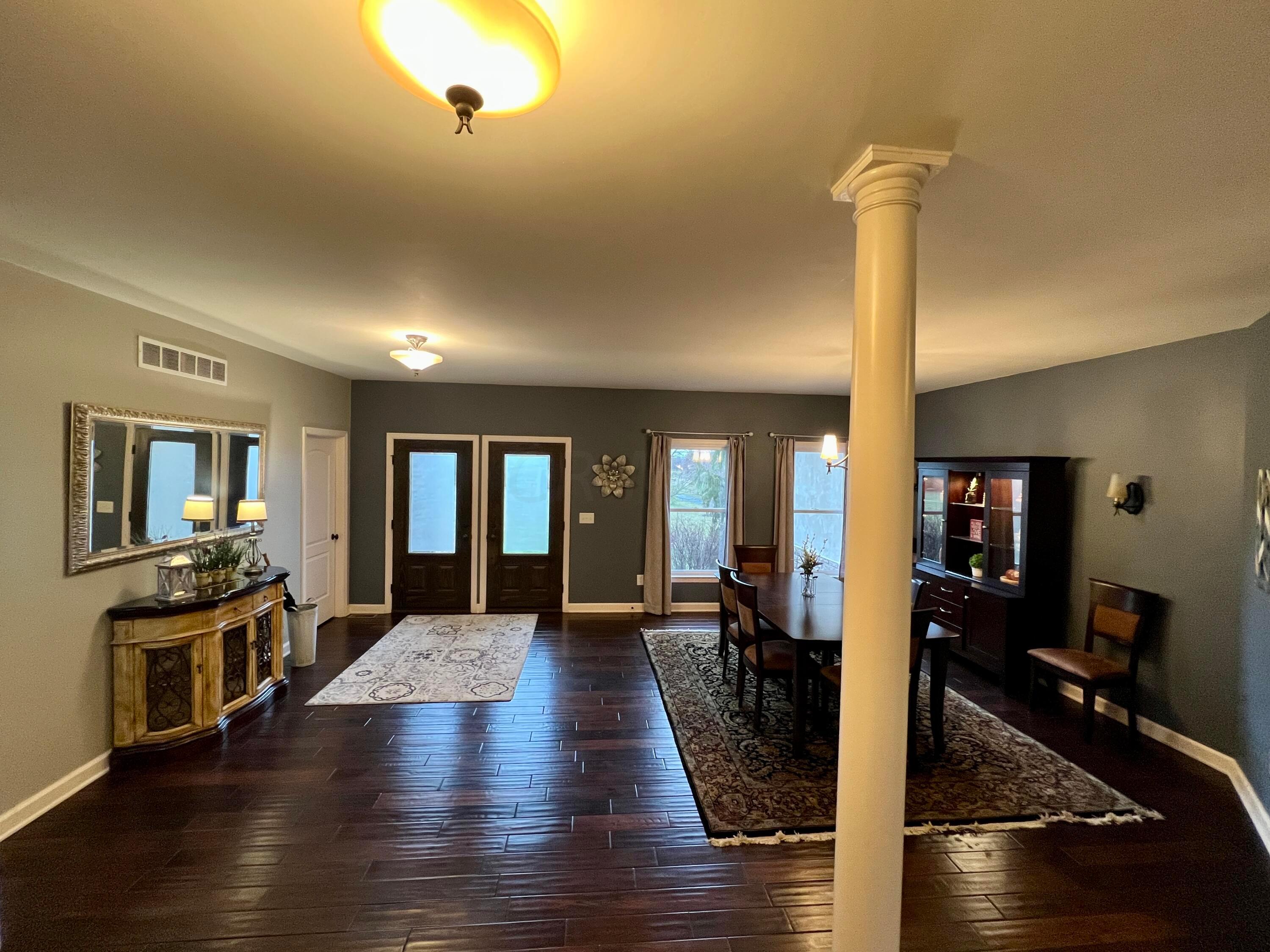 5483 South Section Line Road Delaware, OH 43015 - Photo 17 of 76 Enty foyer