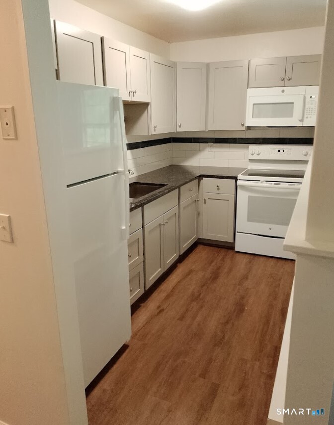 113 Union Street, Unit Z Deep River, CT 06417 - Photo 10 of 16