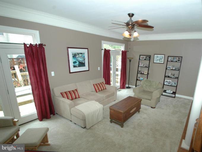 20395 Marguritte Square Sterling, VA 20165 - Photo 3 of 19 Living Room #2