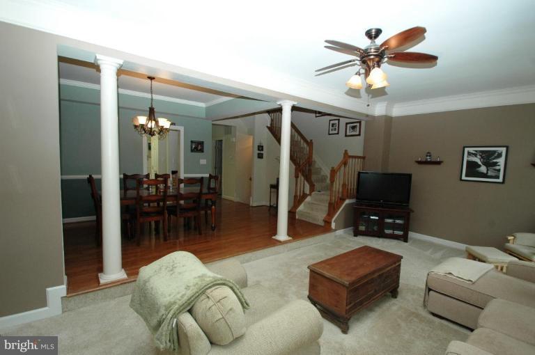 20395 Marguritte Square Sterling, VA 20165 - Photo 5 of 19 Living Room/Dining Room