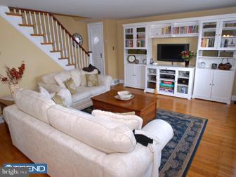 120 Glen Arbor Road Havertown, PA 19083 - Photo 3 of 11 Living Room