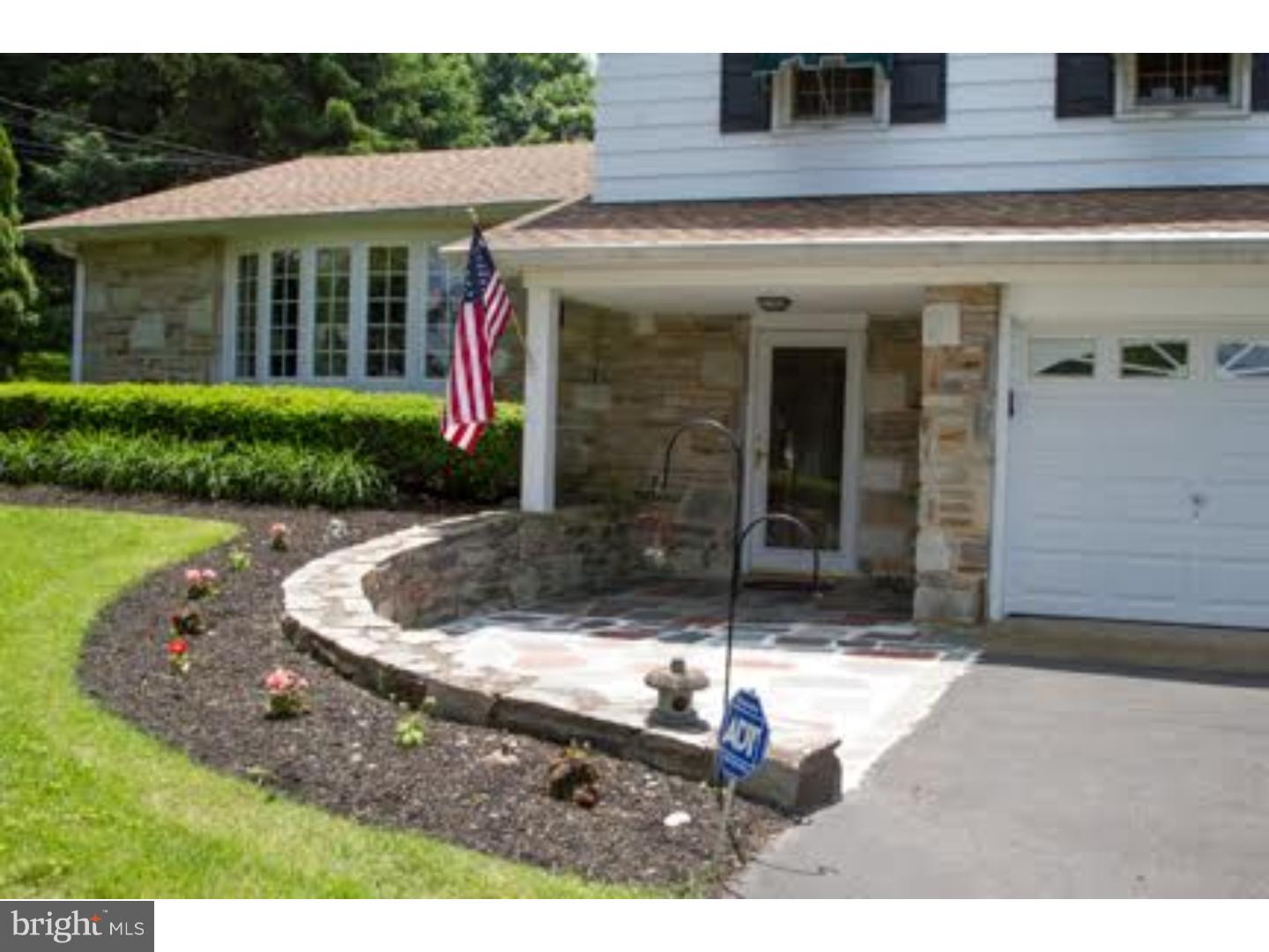 940 County Line Road Philadelphia, PA 19116 - Photo 3 of 25