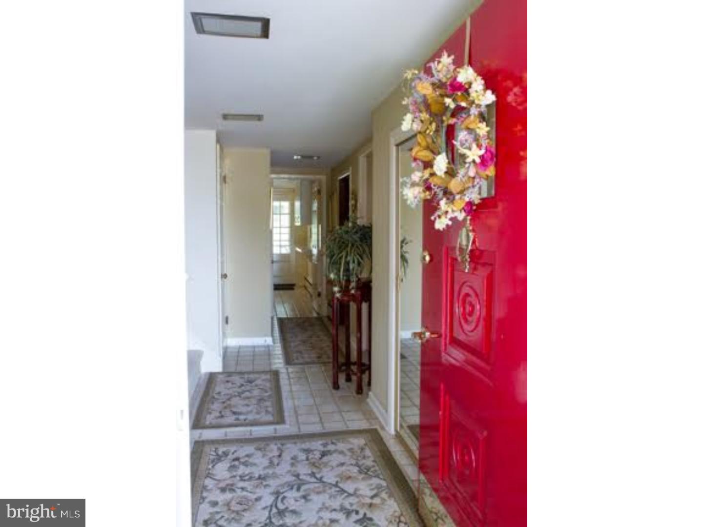 940 County Line Road Philadelphia, PA 19116 - Photo 4 of 25 Foyer