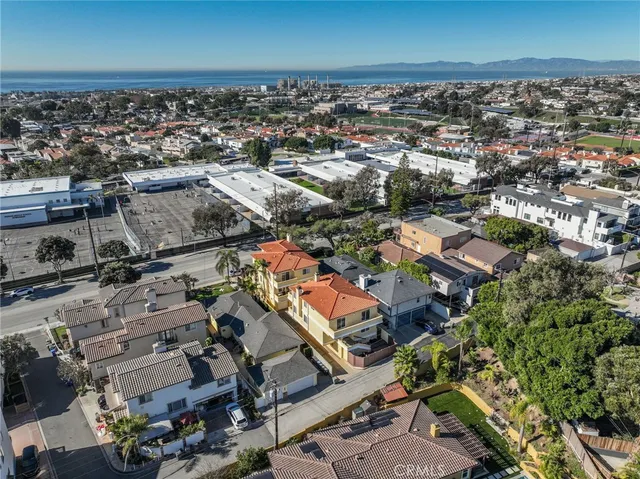 $1,690,911 | 204 North Prospect Avenue, Unit B, Redondo Beach, CA 90277