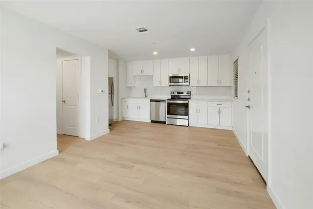 $1,550 | 1915 East Martin Luther King Jr Boulevard, Unit 108, Austin, TX 78702