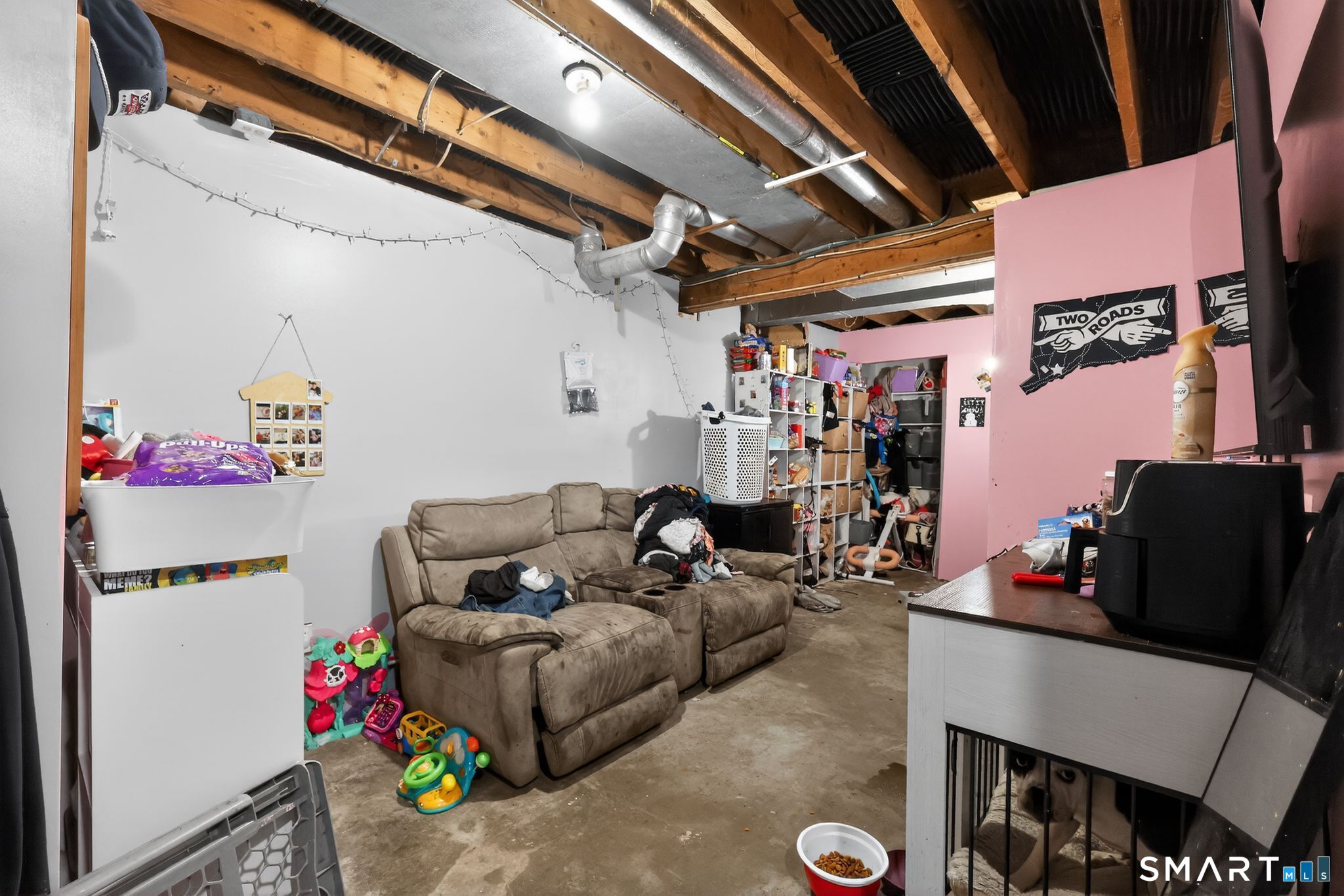 172 Bailey Hill Road Killingly, CT 06239 - Photo 24 of 35 a living room with furniture
