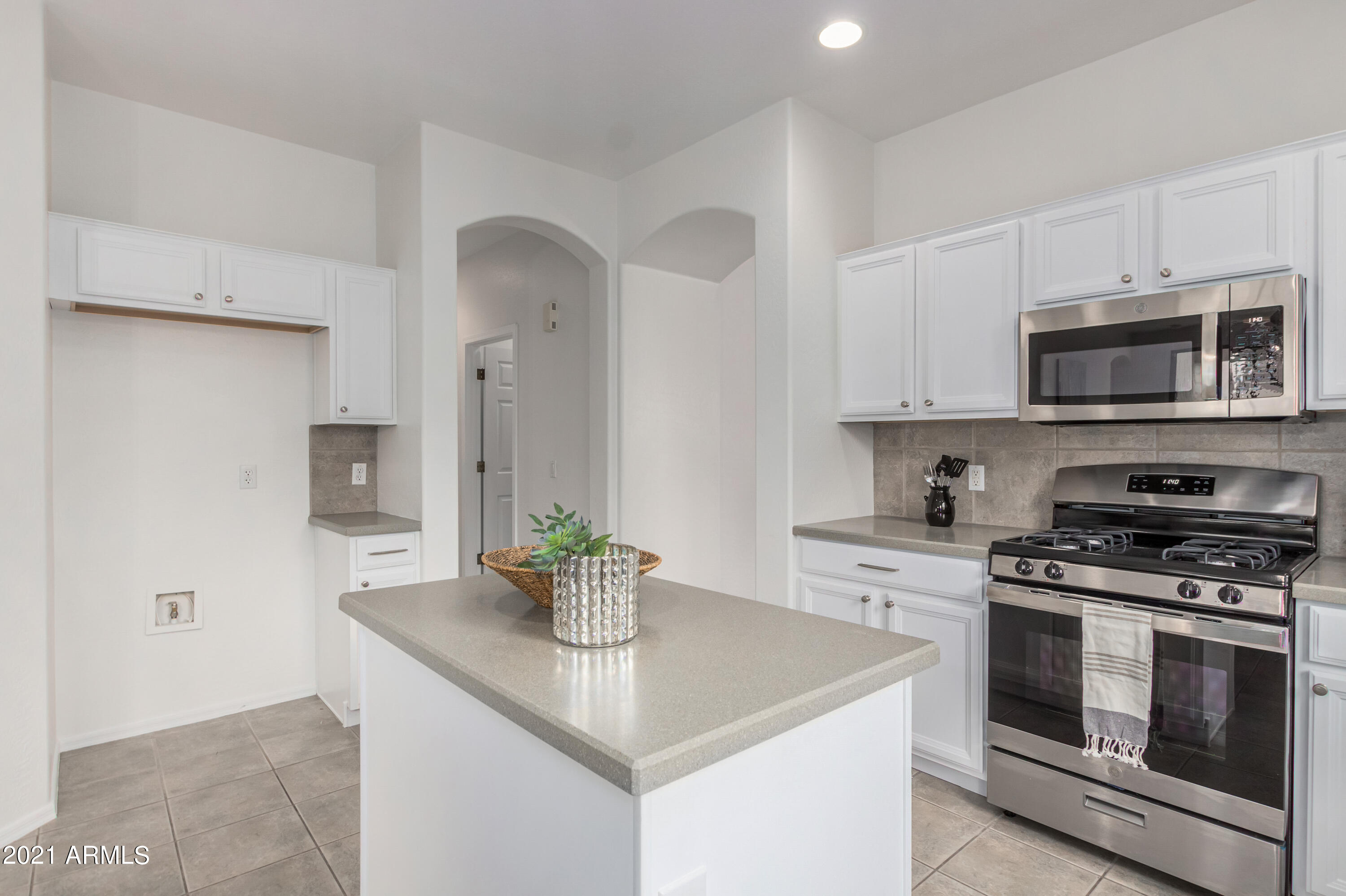 2735 East Carson Road Phoenix, AZ 85042 - Photo 22 of 51 19 - Carson