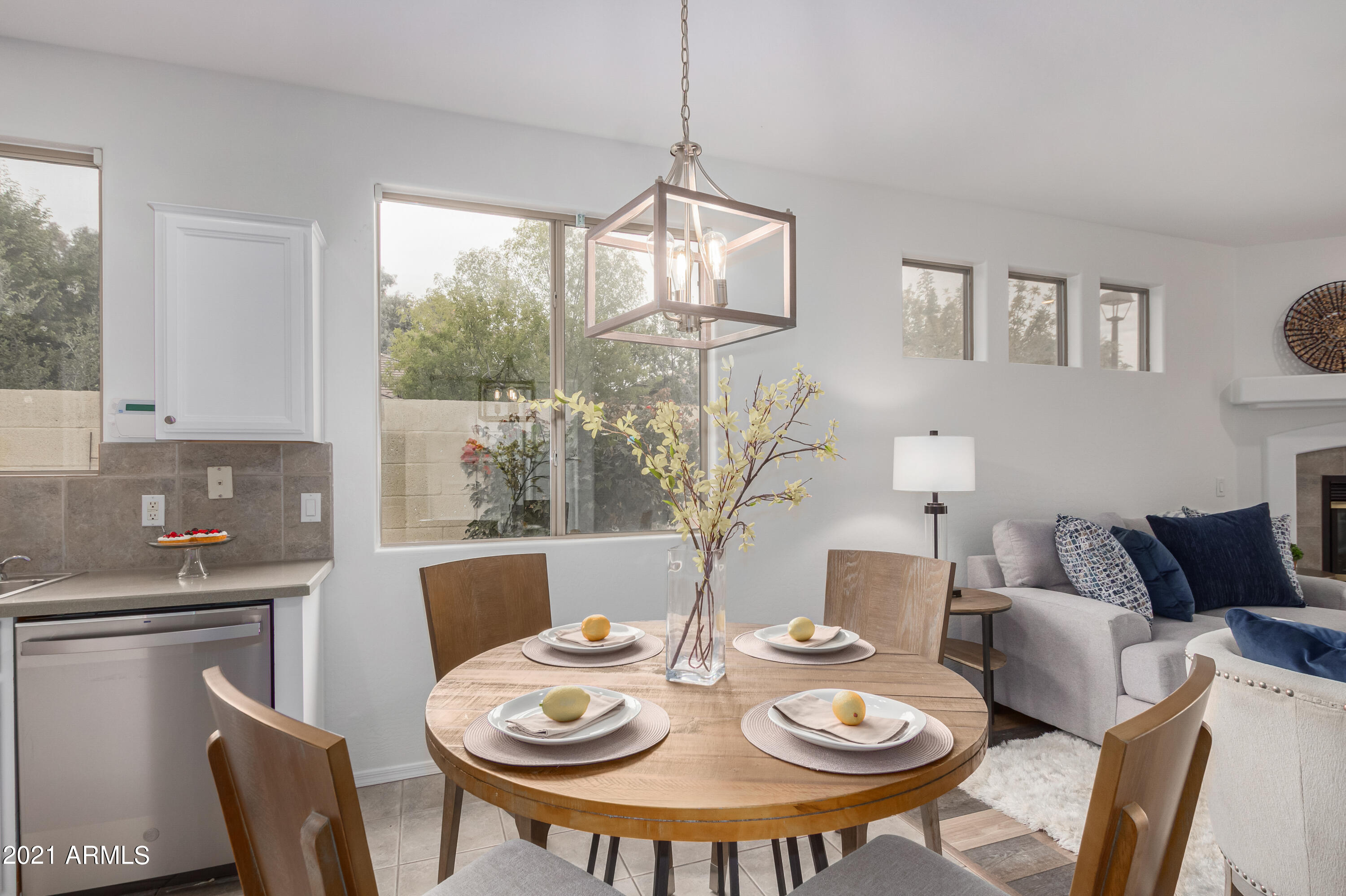 2735 East Carson Road Phoenix, AZ 85042 - Photo 24 of 51 21 - Carson