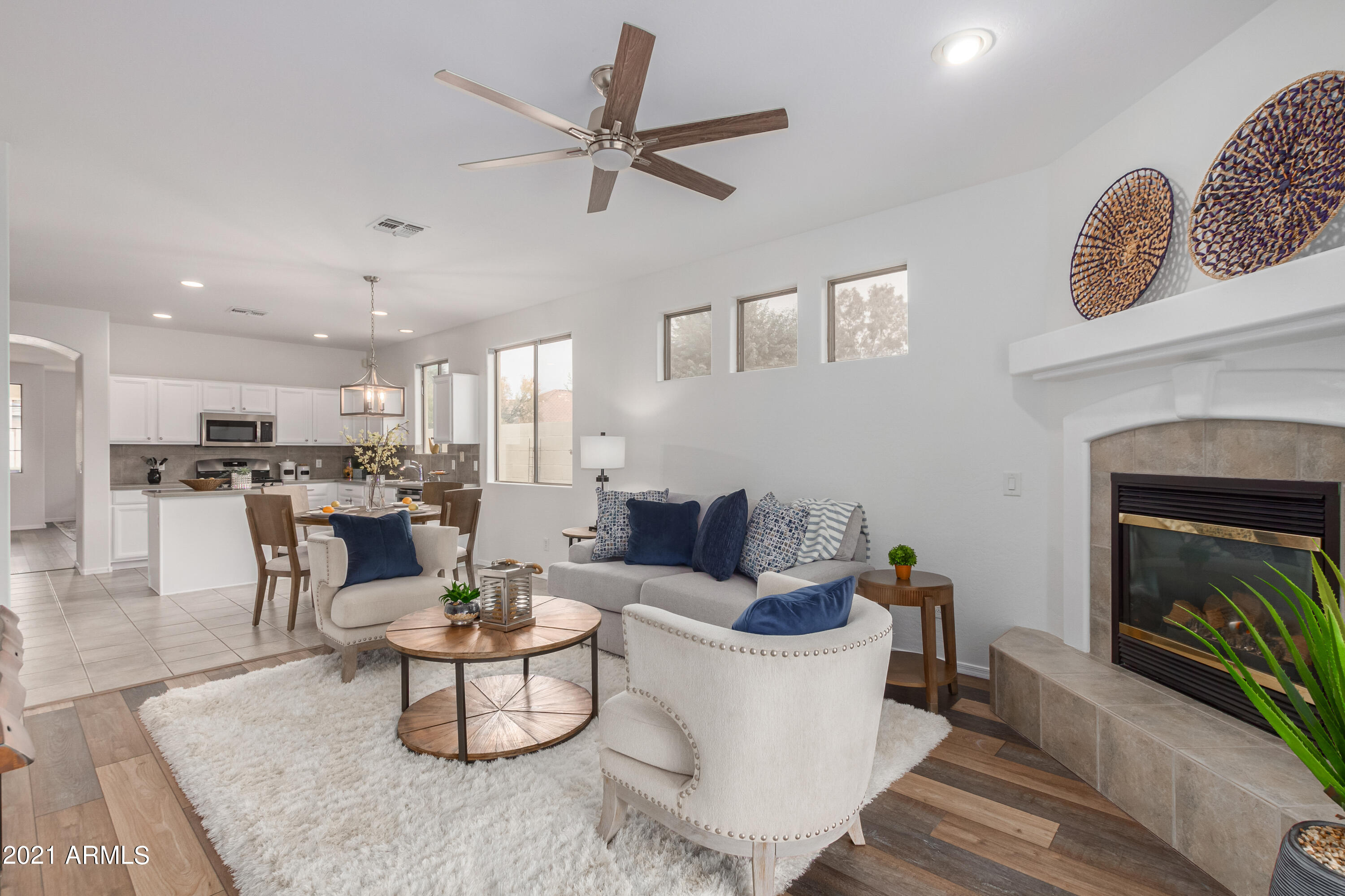 2735 East Carson Road Phoenix, AZ 85042 - Photo 3 of 51 10 - Carson