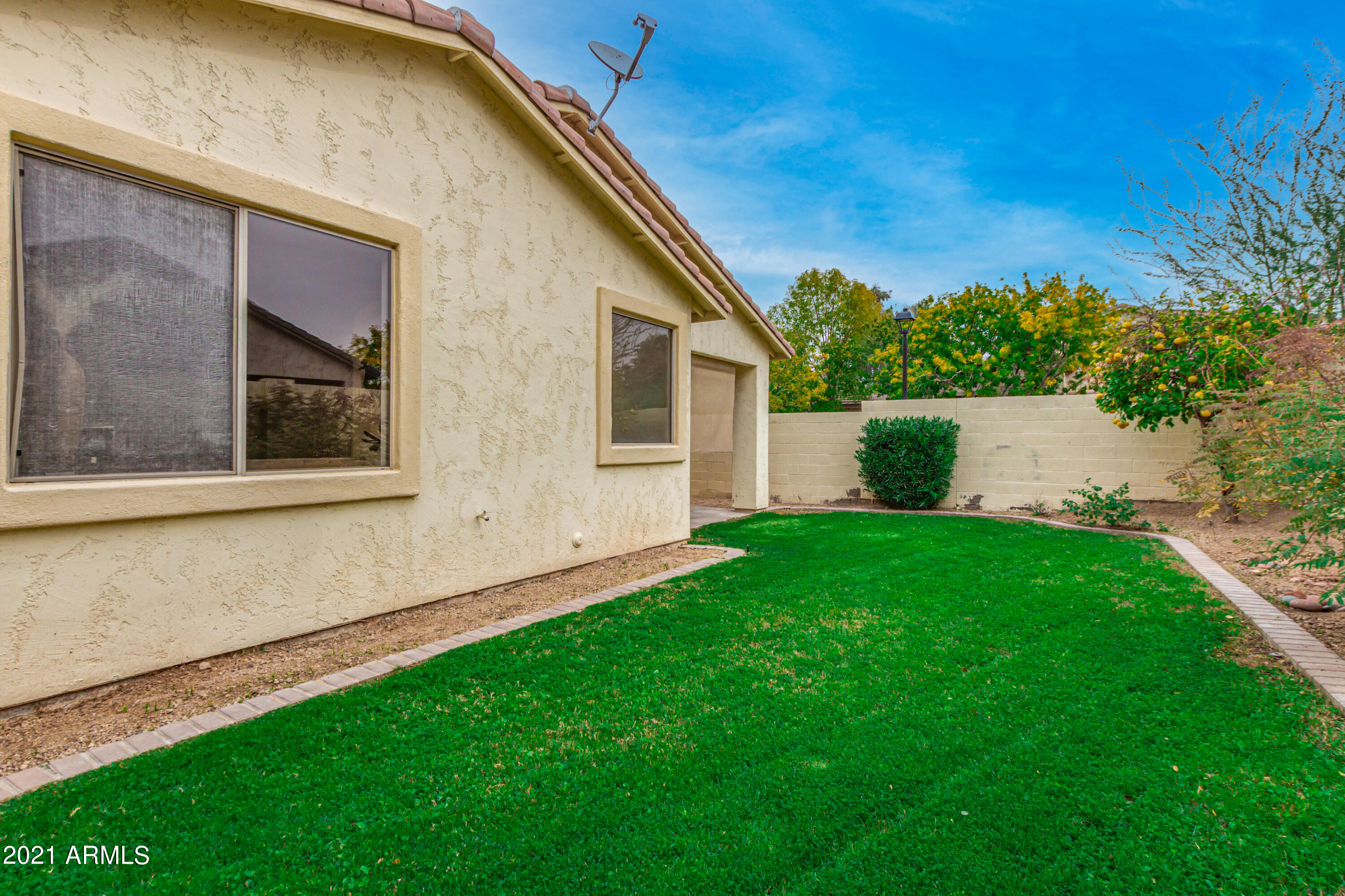 2735 East Carson Road Phoenix, AZ 85042 - Photo 40 of 51 39 - Carson