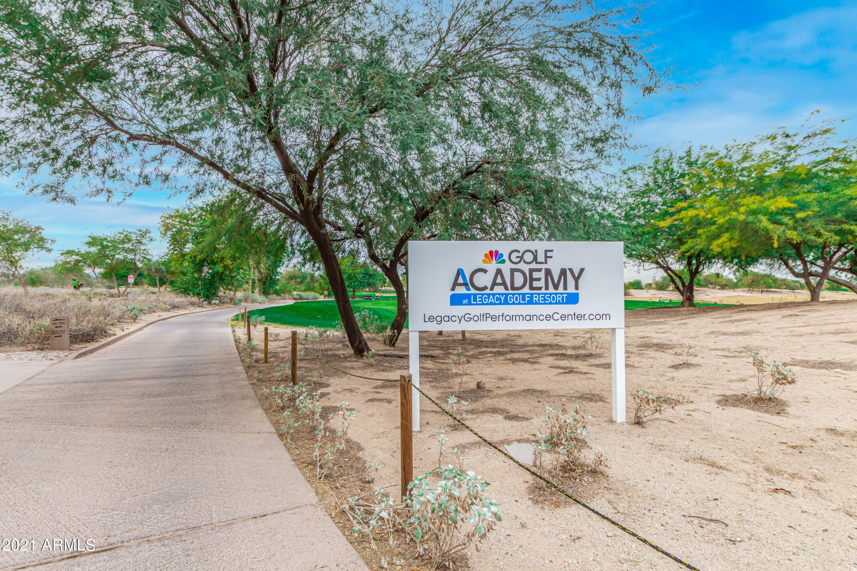 2735 East Carson Road Phoenix, AZ 85042 - Photo 42 of 51 42 - Carson