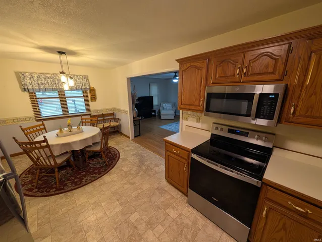 $244,900 | 6 Gail Drive, Vincennes, IN 47591