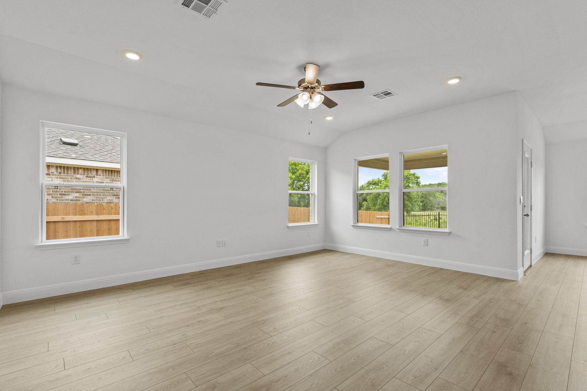 273 Rivers Edge Drive Georgetown, TX 78628 - Photo 14 of 34