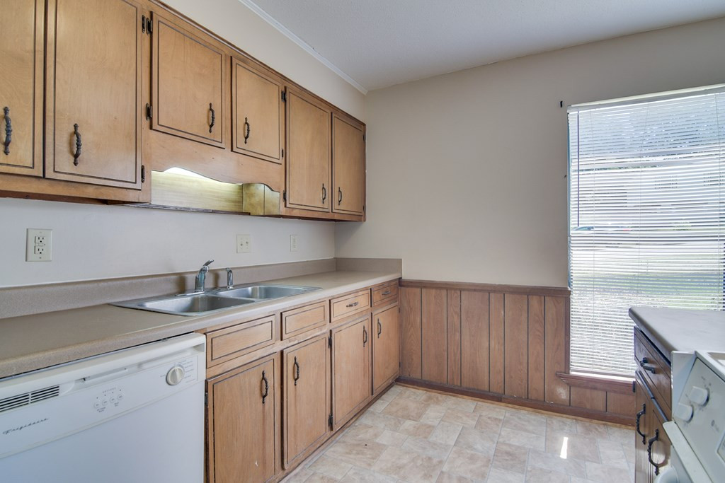 3705 Woodlake Road Hephzibah, GA 30815 - Photo 4 of 21