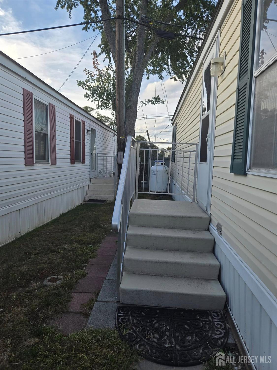 8 3rd Street Avenel, NJ 07001 - Photo 2 of 10