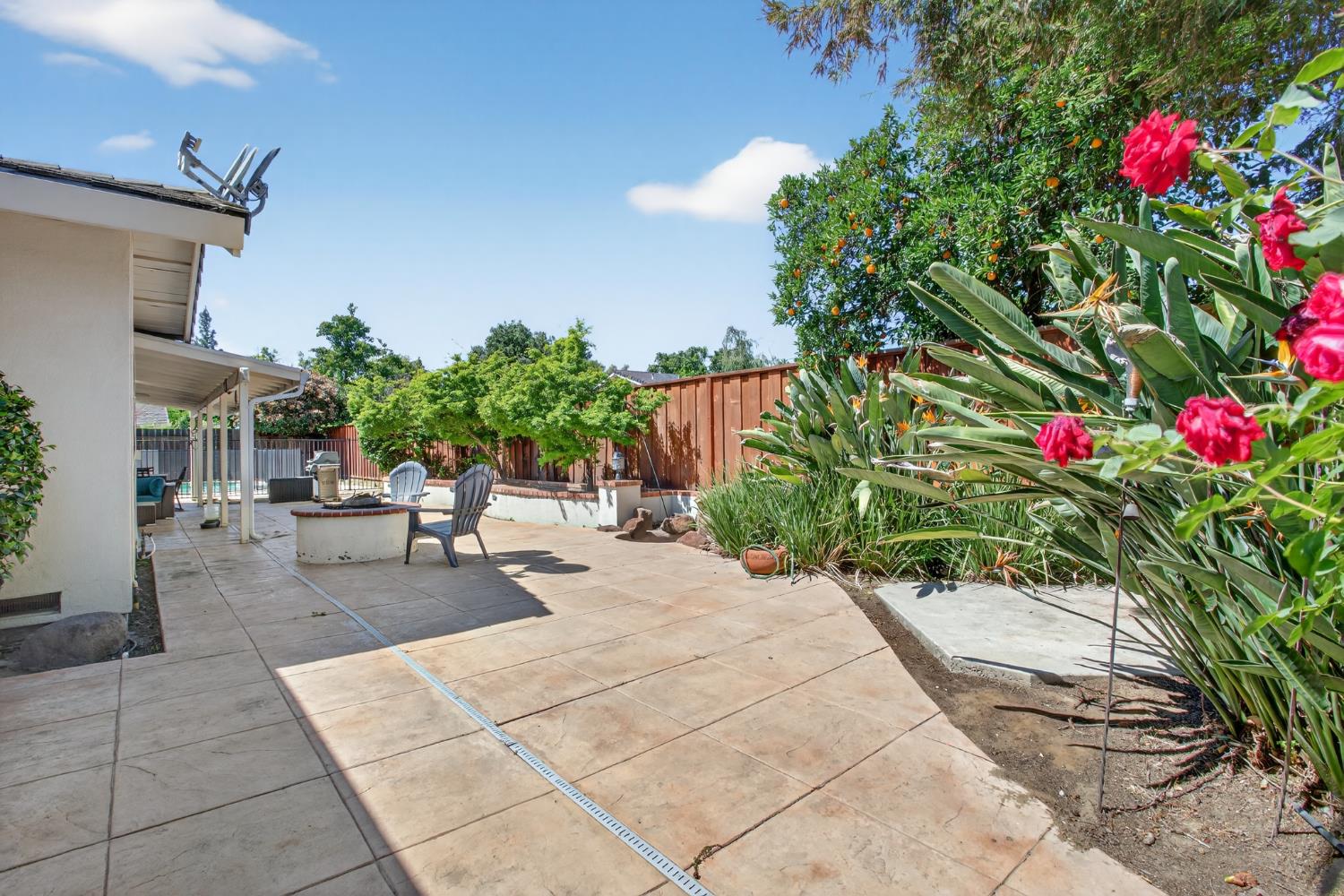 1909 Chelwood Way Modesto, CA 95355 - Photo 38 of 44 a living room with furniture