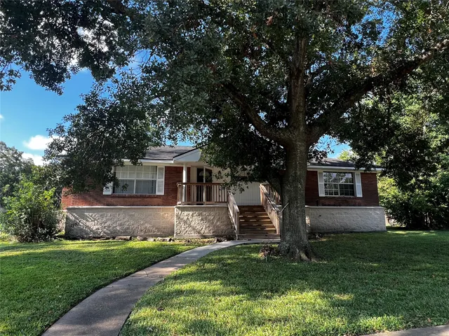 $1,800 | 15703 Jersey Drive, Jersey Village, TX 77040