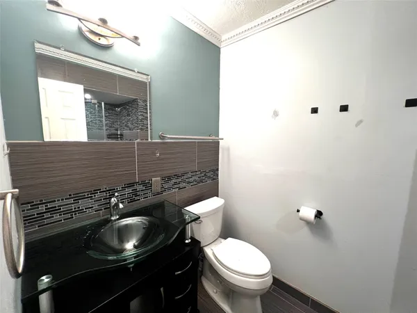 $1,800 | 15703 Jersey Drive, Jersey Village, TX 77040