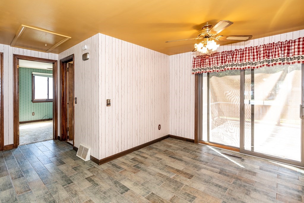 335 Southwick Road Westfield, MA 01085 - Photo 16 of 31 Gallery Image 16