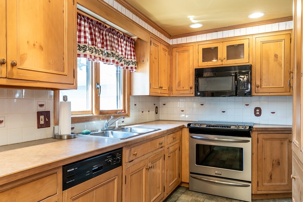 335 Southwick Road Westfield, MA 01085 - Photo 19 of 31 Gallery Image 19
