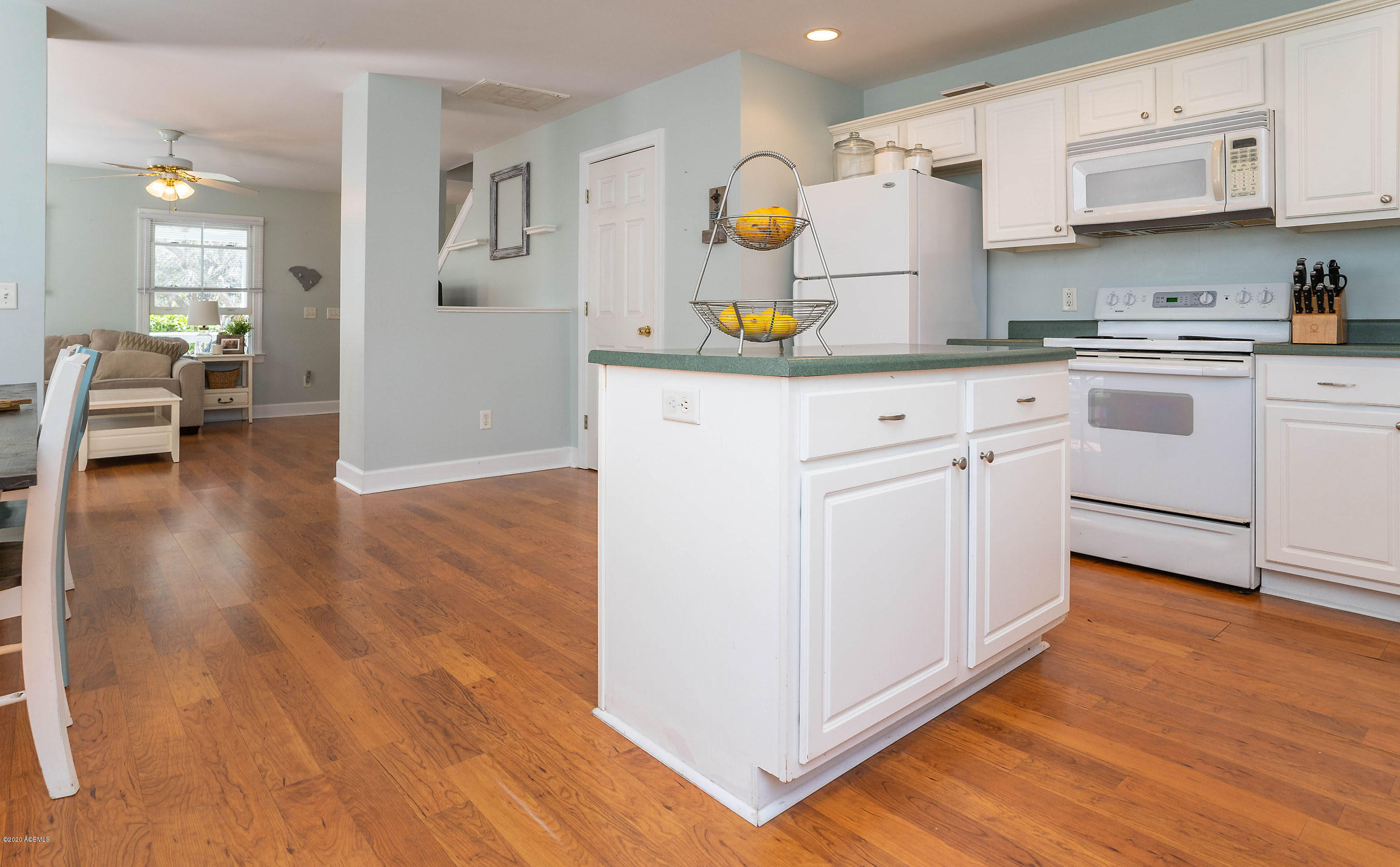 1309 Broad Street Beaufort, SC 29902 - Photo 10 of 29 DSC00079-SMALL