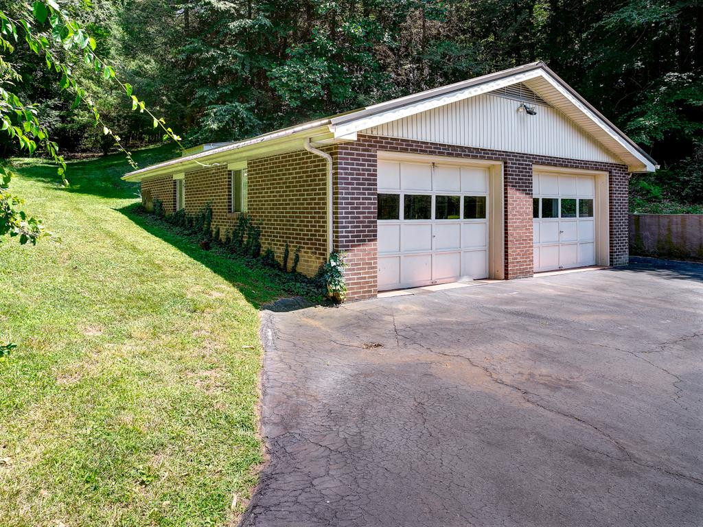 738 Grove Avenue Erwin, TN 37650 - Photo 31 of 36 Photo 31