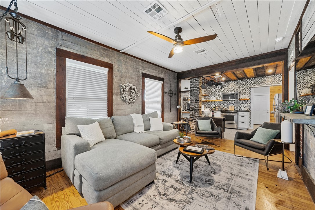 618 South 7th Street Waco, TX 76706 - Photo 6 of 57