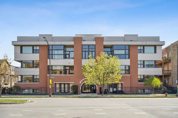 $3,750 | 2065 North Kedzie Avenue, Unit 323, Chicago, IL 60647