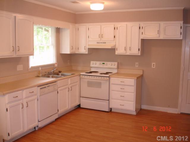 8027 Country Oaks Road Charlotte, NC 28227 - Photo 2 of 11