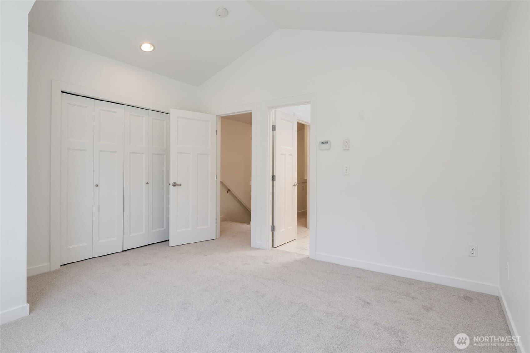 935 North 97th Street, Unit B Seattle, WA 98103 - Photo 19 of 37