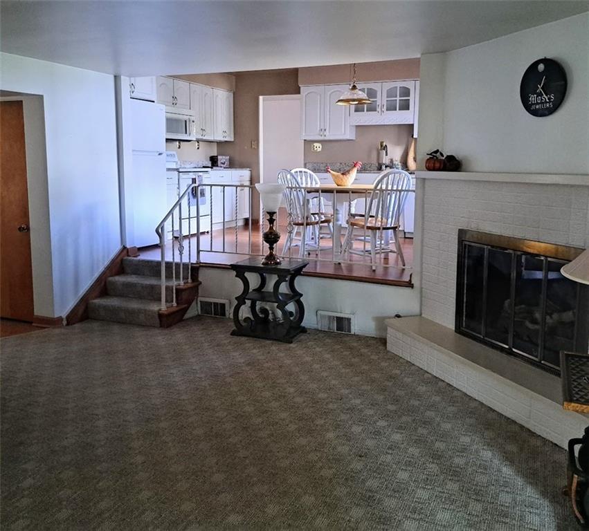117 Germaine Road Butler, PA 16001 - Photo 11 of 27 Open to family room
