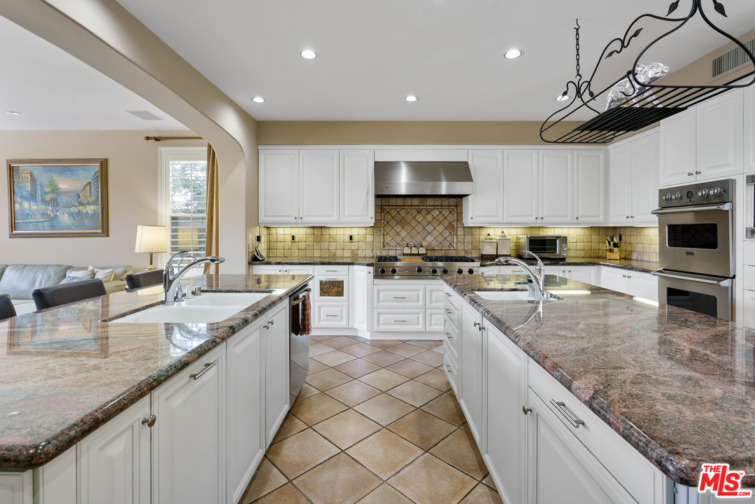 38 Vernon Newport Coast, CA 92657 - Photo 9 of 54