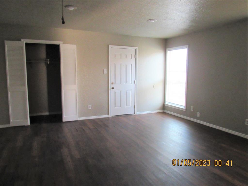 2806 Ridgecrest Drive Fort Worth, TX 76133 - Photo 11 of 13 2804