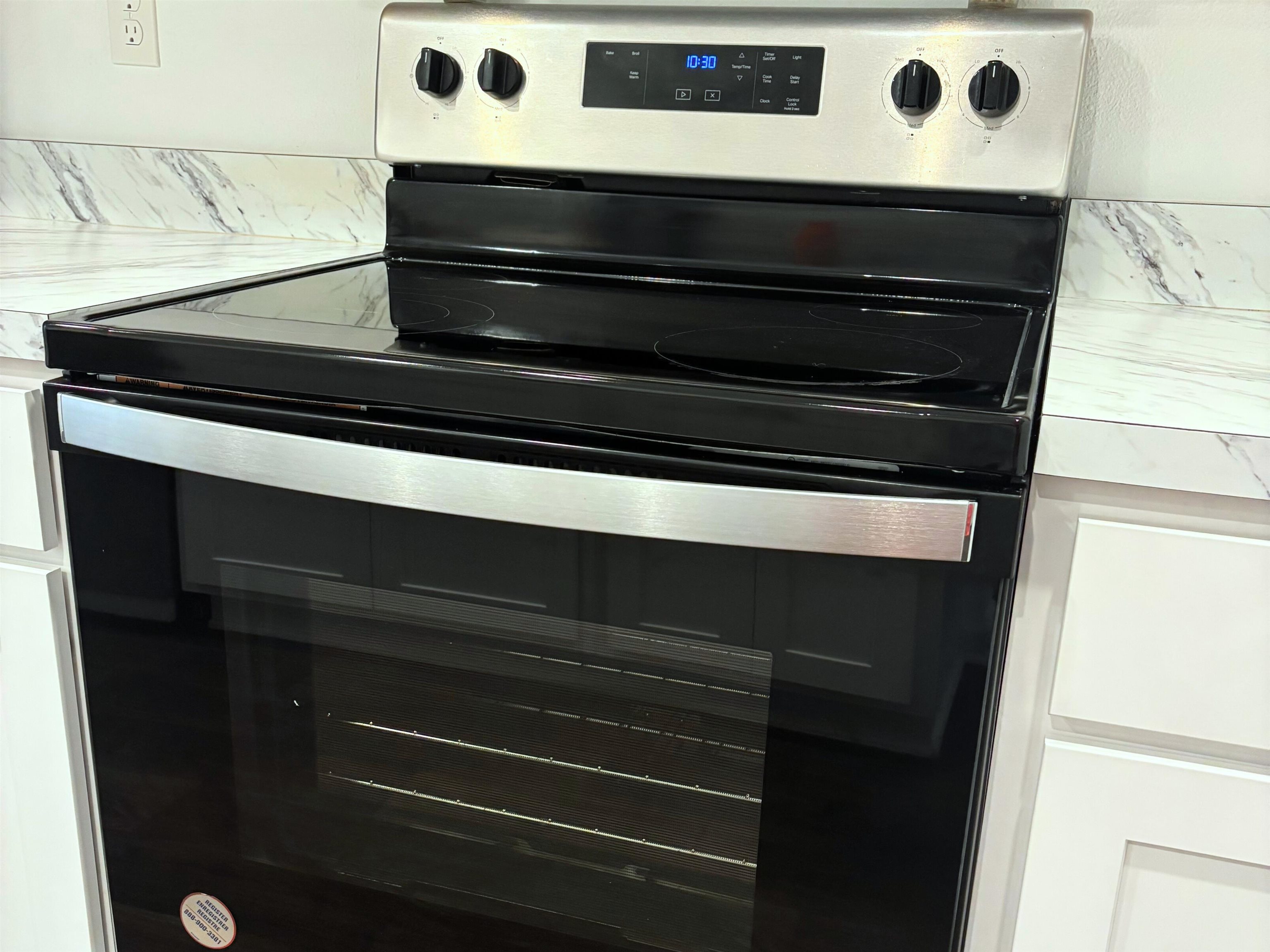 73 Elmhurst Lane St. Augustine, FL 32084 - Photo 6 of 21 a close view of stove top oven