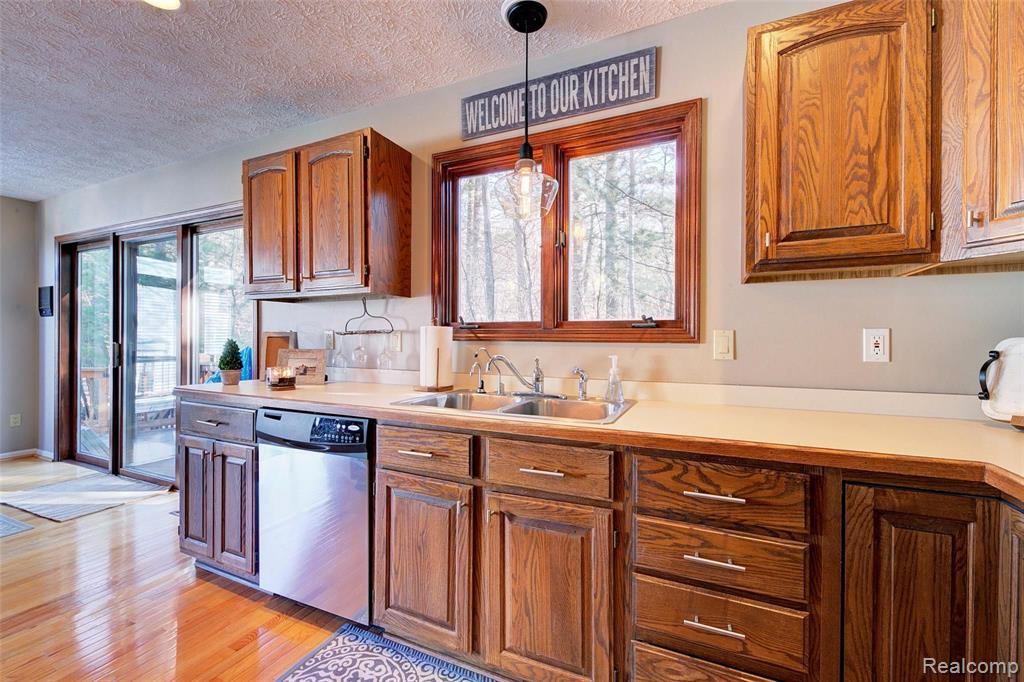 6577 Ridgeview Drive Clarkston, MI 48346 - Photo 15 of 44
