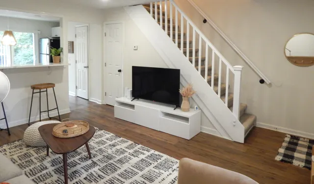 $3,000 | 2311 Eastland Avenue, Unit B, Nashville, TN 37206