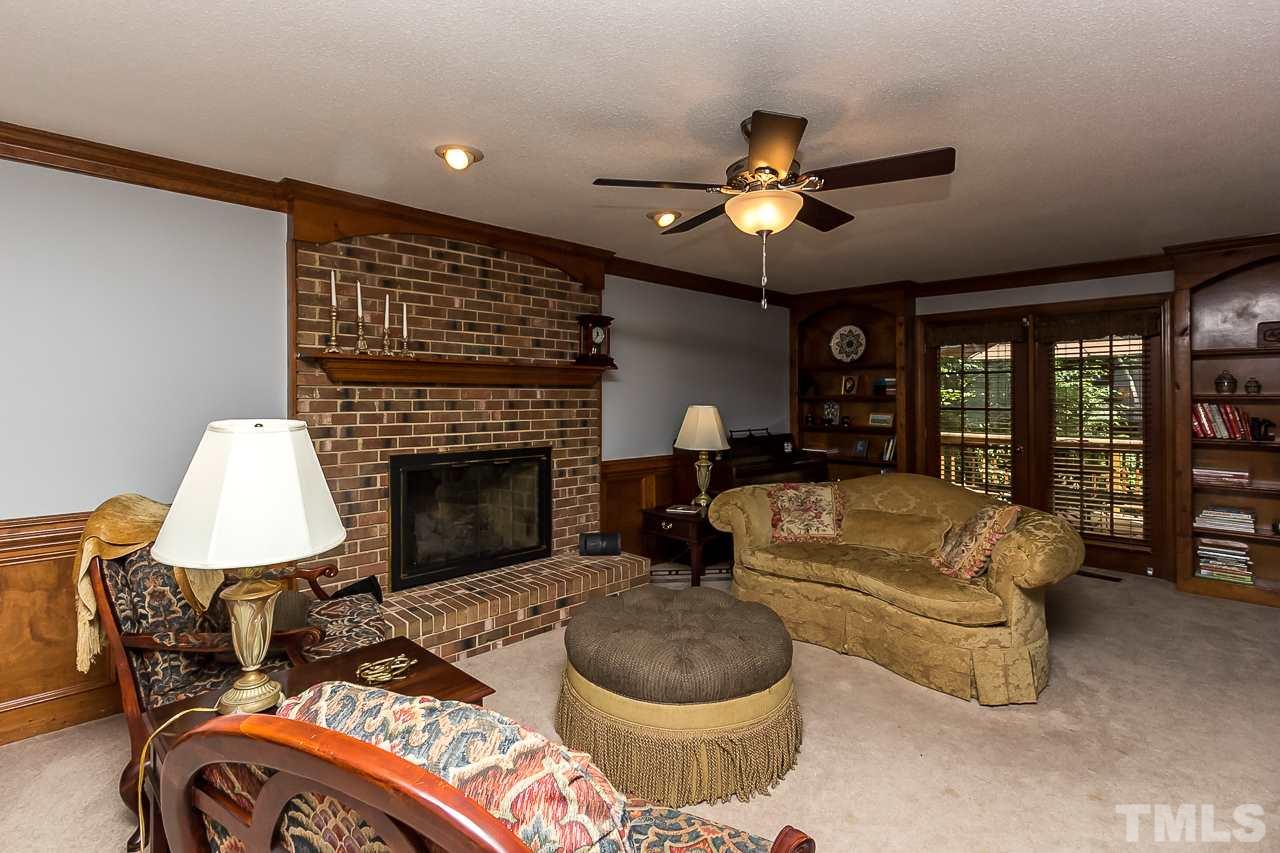 904 Oxgate Circle Raleigh, NC 27615 - Photo 4 of 25 Gallery Image 4