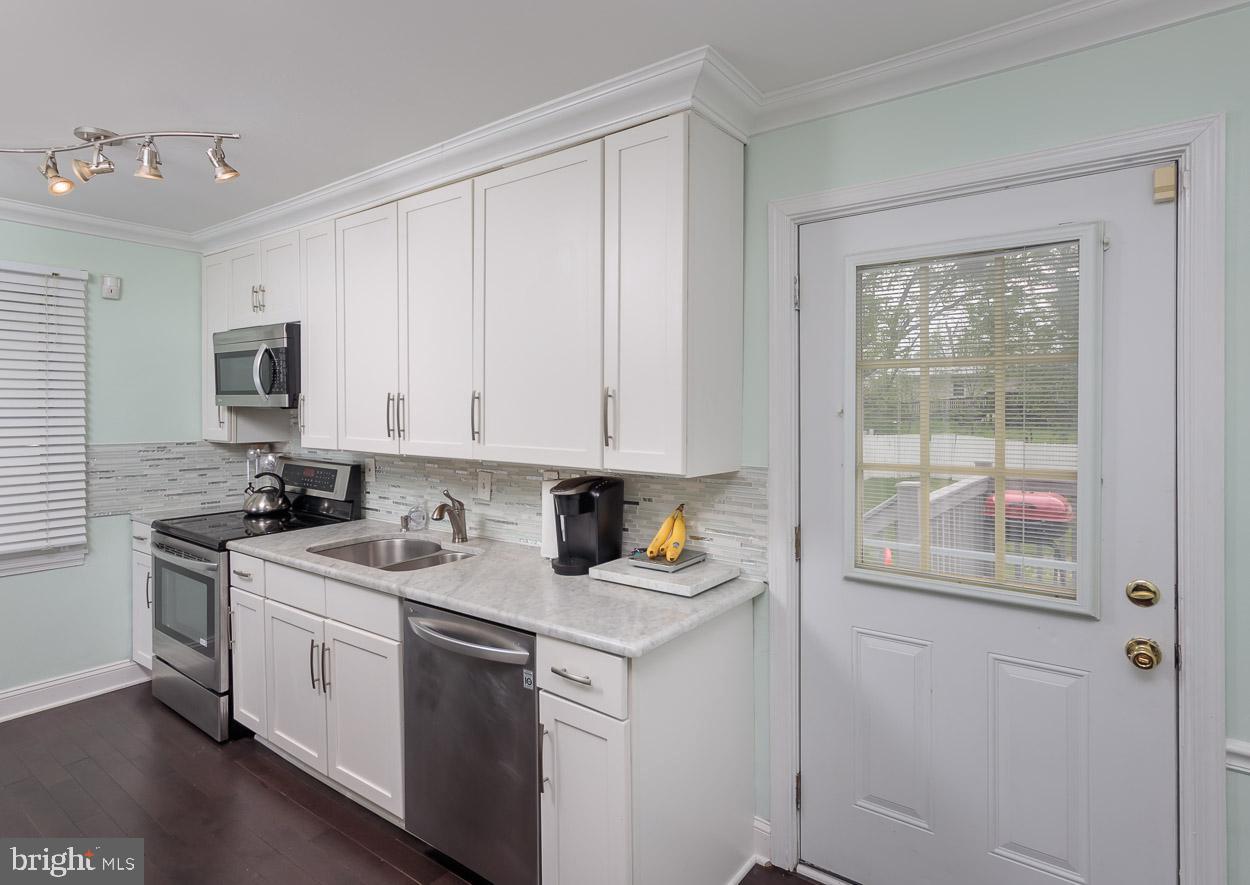 3502 Sussex Road Baltimore, MD 21207 - Photo 2 of 31