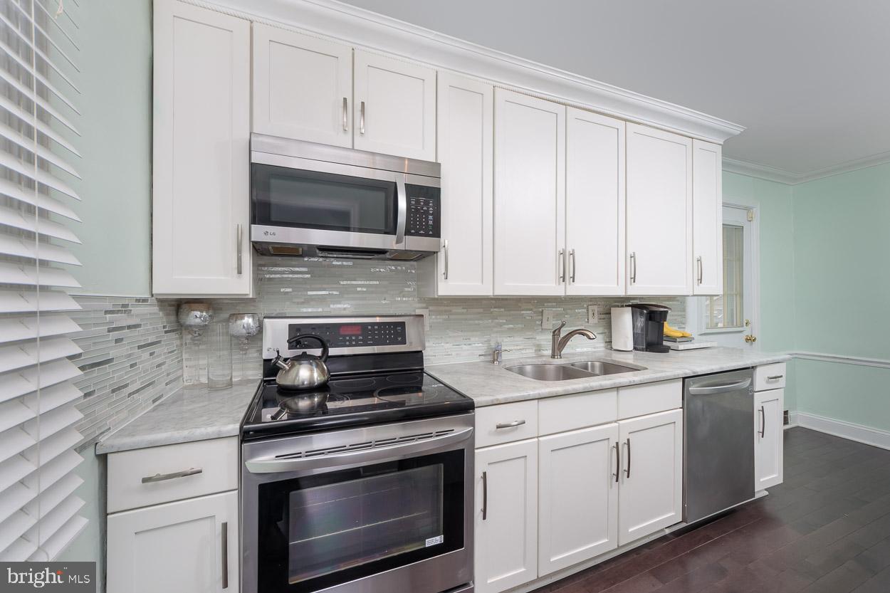 3502 Sussex Road Baltimore, MD 21207 - Photo 3 of 31