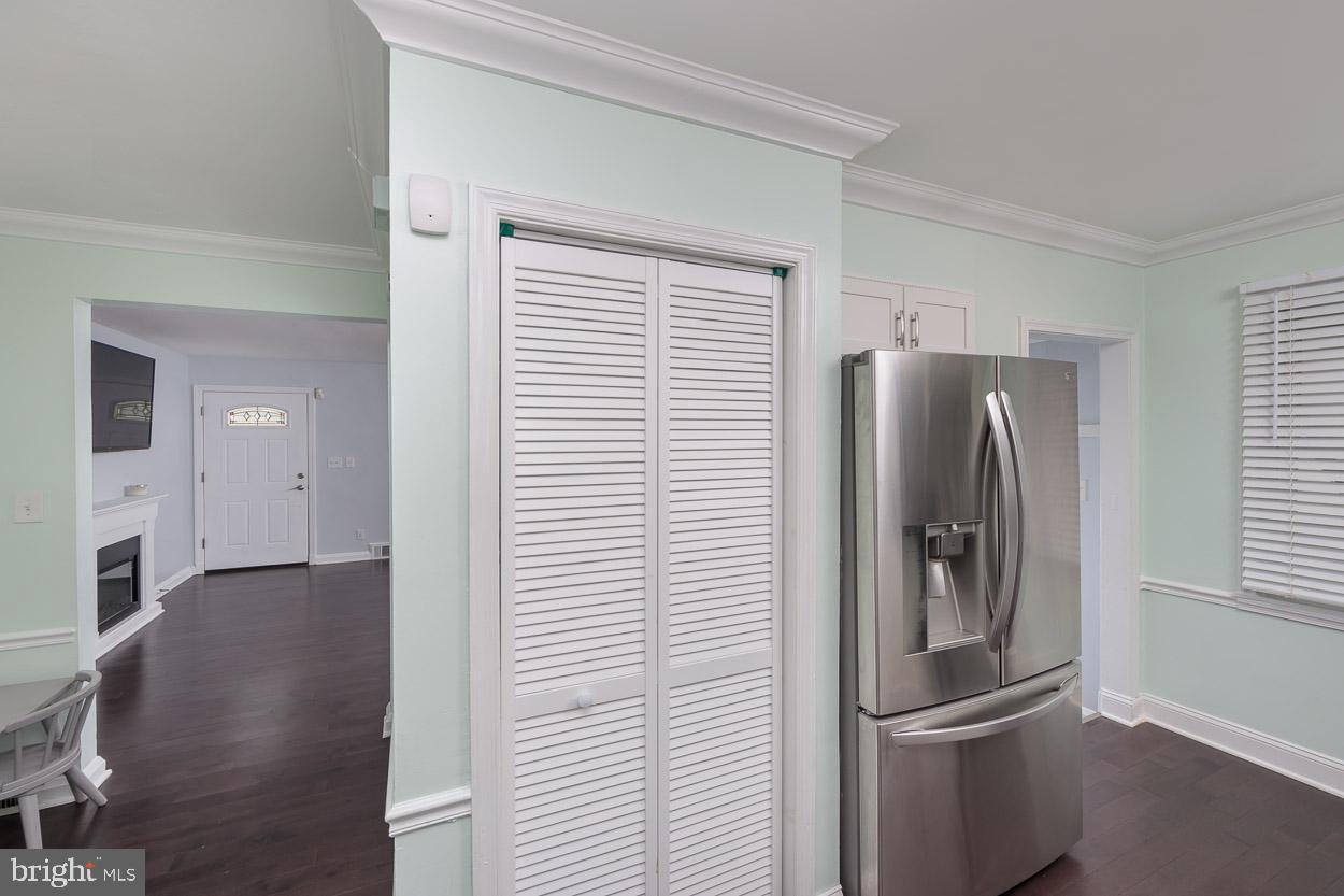 3502 Sussex Road Baltimore, MD 21207 - Photo 4 of 31
