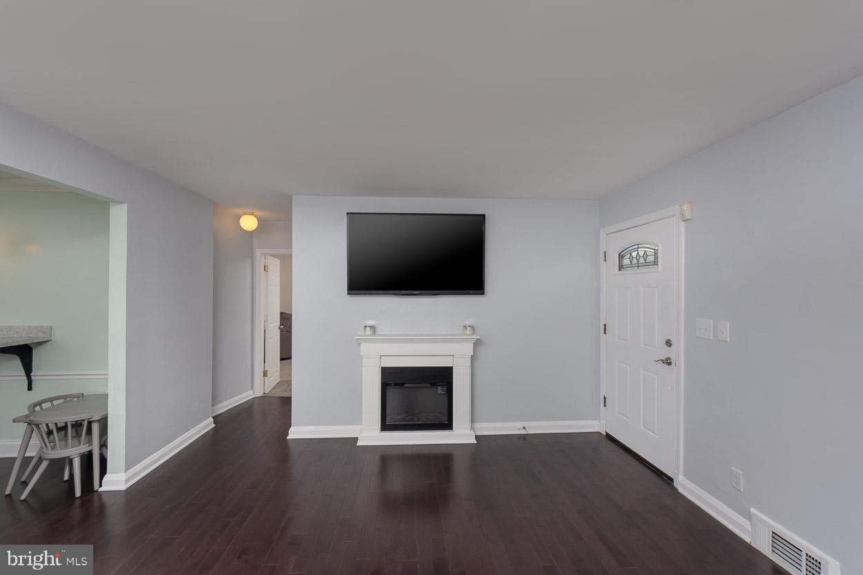 3502 Sussex Road Baltimore, MD 21207 - Photo 7 of 31