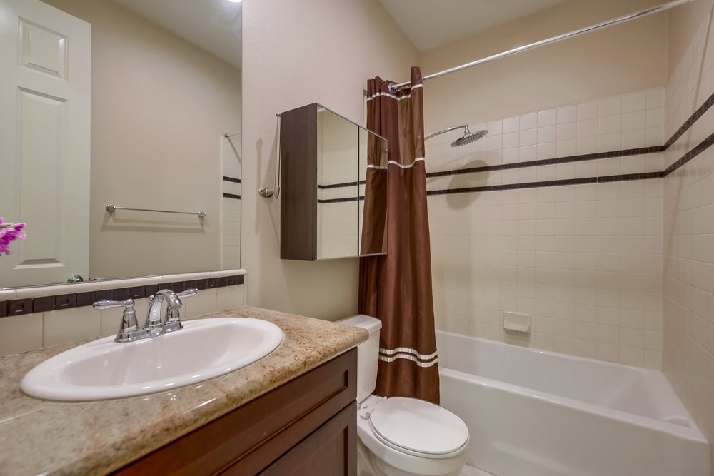 1280 Pershing Road Chula Vista, CA 91913 - Photo 18 of 25 Second full bathroom, upstairs.
