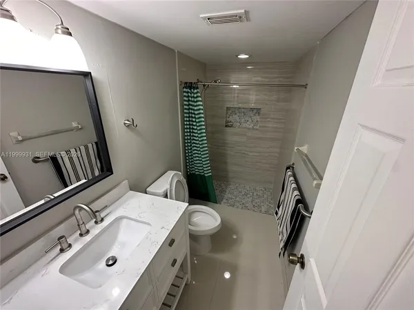 $2,100 | 23442 Lyons Road, Unit 404, Boca Raton, FL 33428