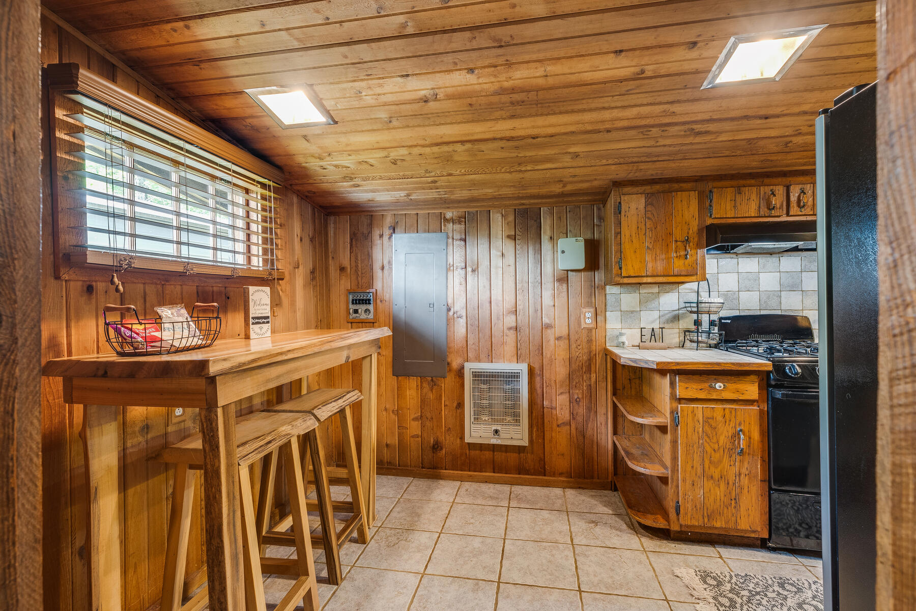 625 Swimming Pool Road Hampton, TN 37658 - Photo 13 of 30 012