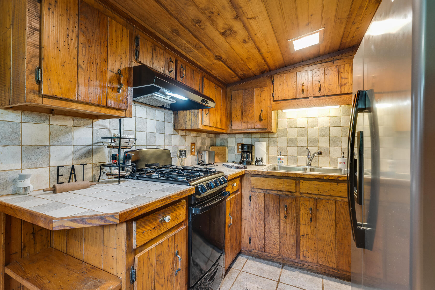 625 Swimming Pool Road Hampton, TN 37658 - Photo 15 of 30 015