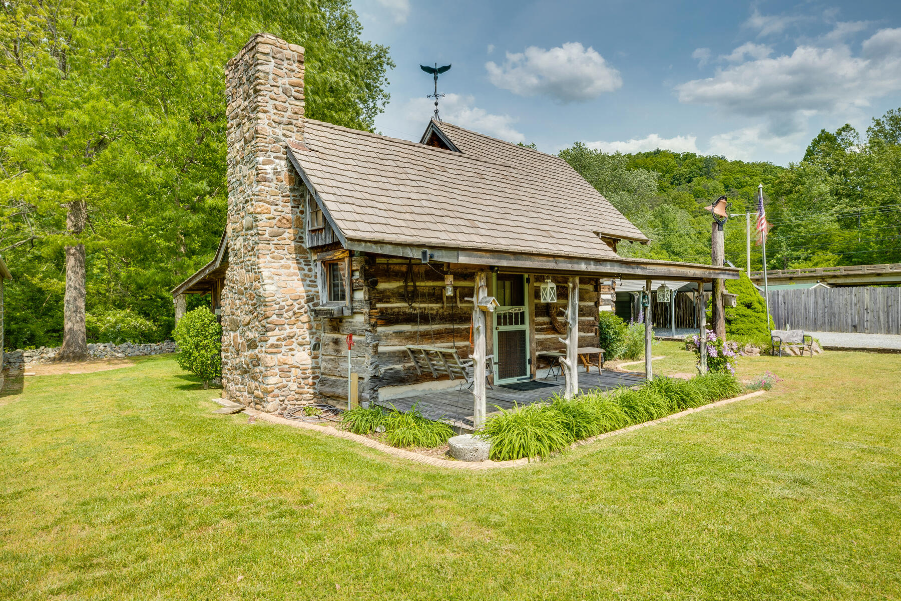 625 Swimming Pool Road Hampton, TN 37658 - Photo 6 of 30 004