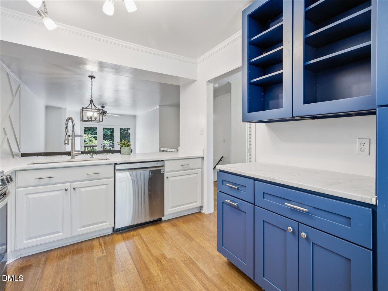 812 Green Ridge Drive Raleigh, NC 27609 - Photo 34 of 88 35-Kitchen